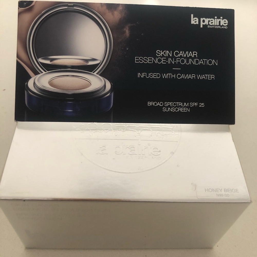 La Prairie skin foundation nw -30 honey beige